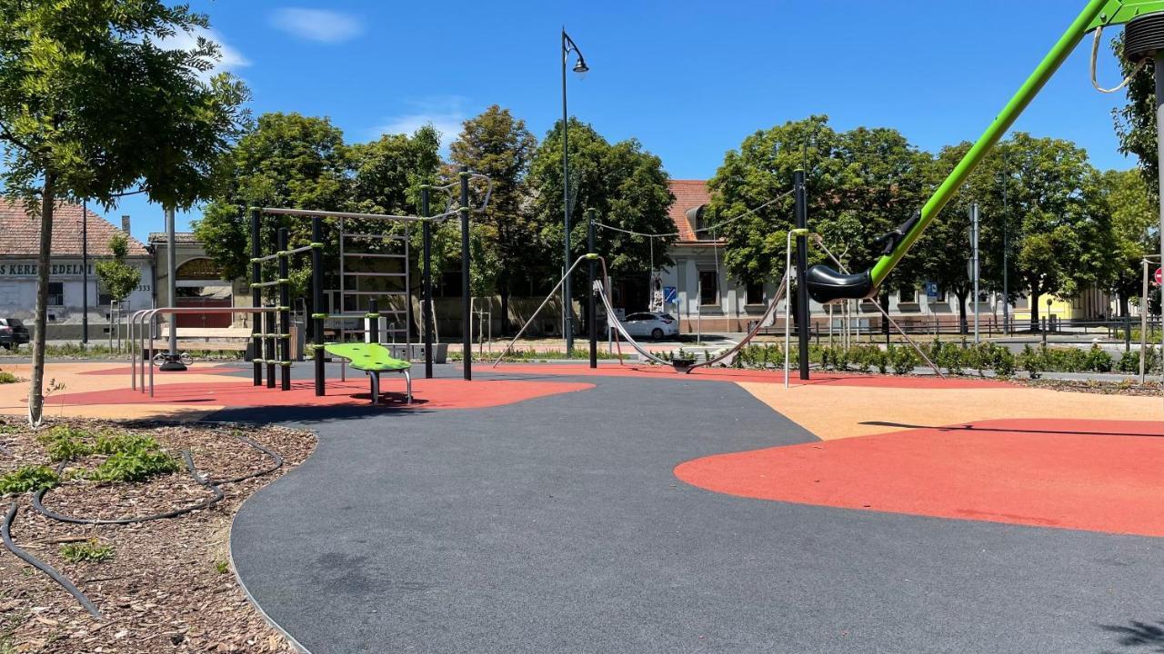 Bristol Apartments Baja Εξωτερικό φωτογραφία
