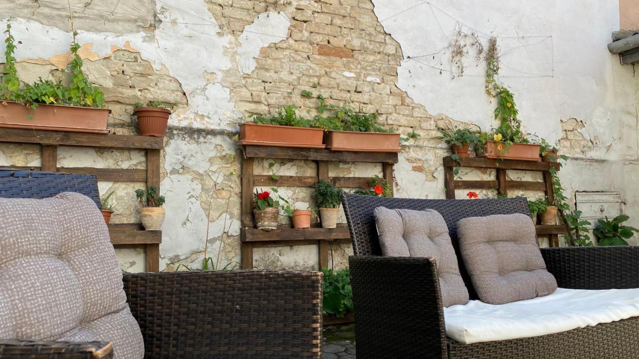 Bristol Apartments Baja Εξωτερικό φωτογραφία